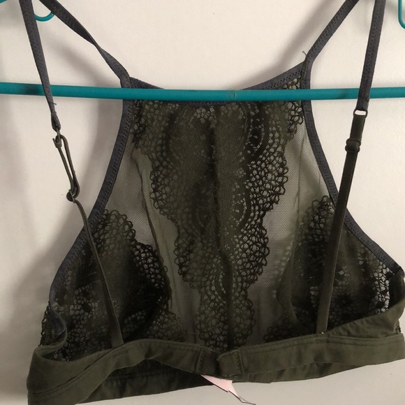 Victoria’s Secret lacy high neck bralette size M - Picture 5 of 7